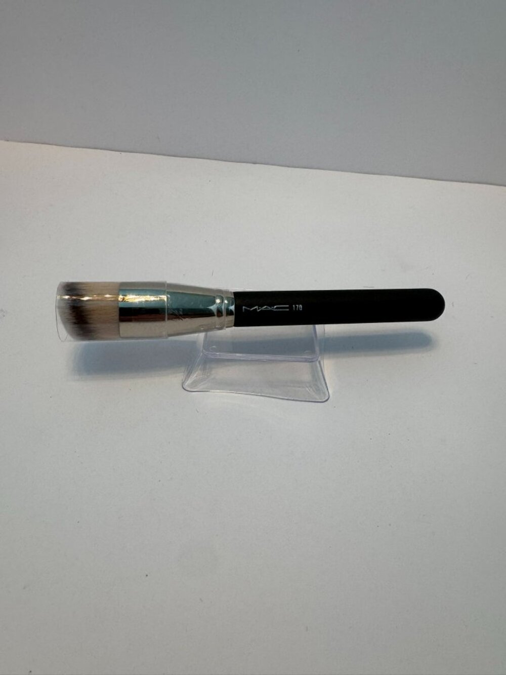 MAC 170 Synthetic Rounded Slant Brush - Face Liquid Foundation Buffer Makeup NEW